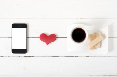 gofret, telefon, kalp ile kahve fincanı