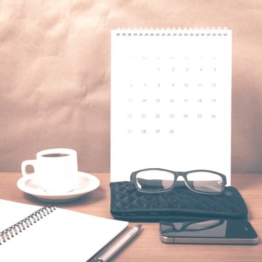 Ofis Büro: telefon, takvim, m-cüzdan, not defteri vintage ile kahve 
