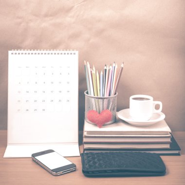 Ofis Büro: telefon, cüzdan, takvim, kalp, renk penc ile kahve