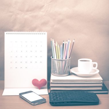 Ofis Büro: telefon, cüzdan, takvim, kalp, renk penc ile kahve