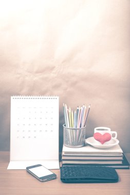 Ofis Büro: telefon, cüzdan, takvim, kalp, renk penc ile kahve
