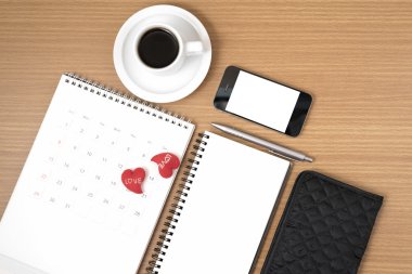Ofis Büro: telefon, cüzdan, takvim, kalp, Not Defteri ile kahve