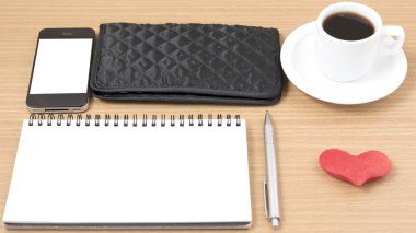 Ofis Büro: telefon, kalp, not defteri, m-cüzdan ile kahve