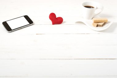 gofret, telefon, kalp ile kahve fincanı