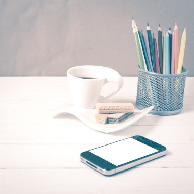 gofret, telefon, kalem kutusu vintage tarzı ile kahve fincanı