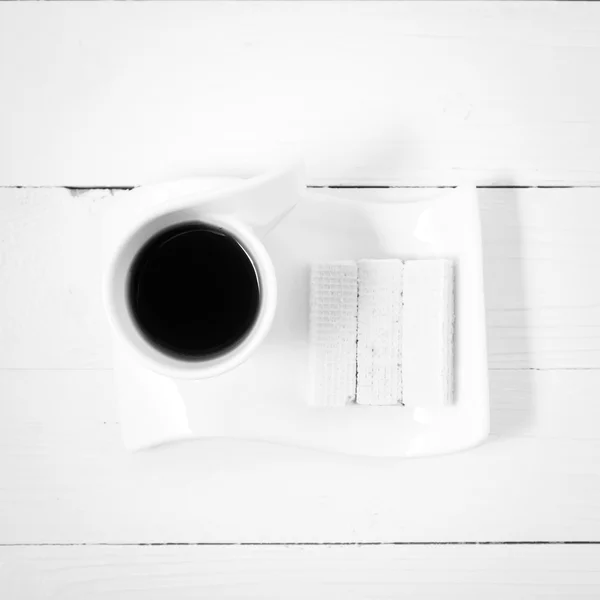 Taza de café con oblea de color blanco y negro —  Fotos de Stock