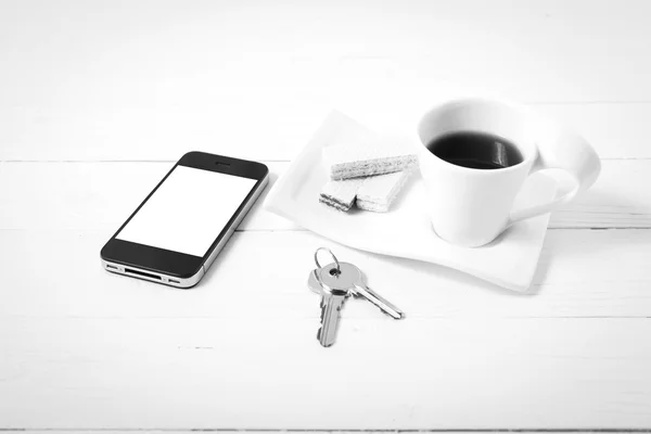 웨이퍼, 전화, 키 흑백 색상 커피 컵 — 스톡 사진