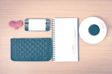 Ofis Büro: telefon, kalp, not defteri, m-cüzdan vintage arpacık ile kahve