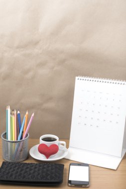 Ofis Büro: telefon, cüzdan, takvim, kalp, renk penc ile kahve