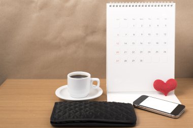 Ofis Büro: telefon, cüzdan, takvim, kalp ile kahve