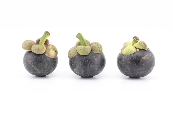 Mangosteen isolerad på vitt — Stockfoto