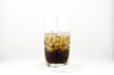 meşrubat üzerinde beyaz izole