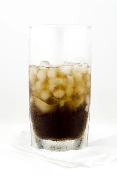Nealkoholický nápoj izolované na bílém — Stock fotografie
