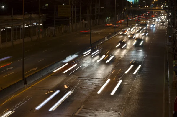 Luces de coche por la noche —  Fotos de Stock