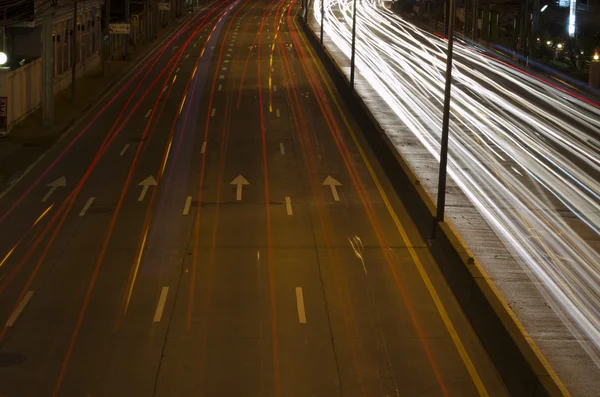 Luzes do carro à noite — Fotografia de Stock