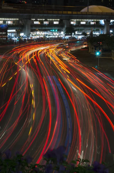 Luzes do carro à noite — Fotografia de Stock