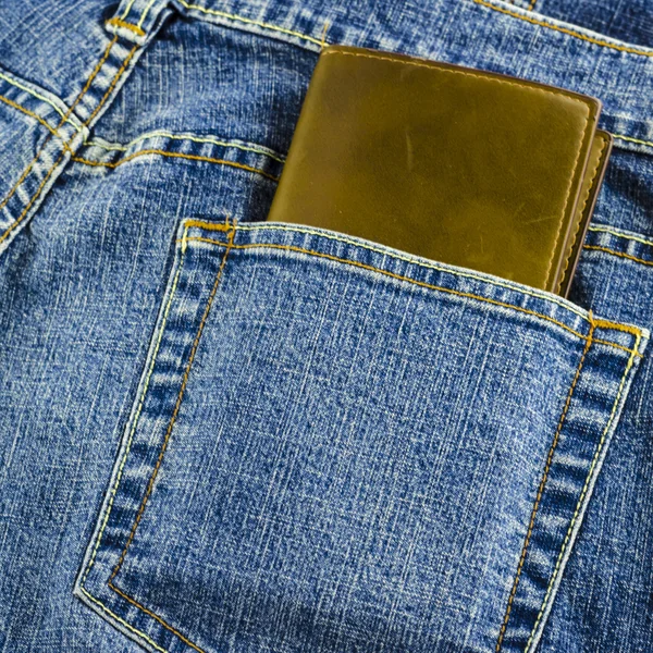 Blå jeans ficka med plånbok — Stockfoto