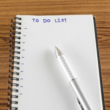 defter ve kalem listesi yapmak için Word'ü ile