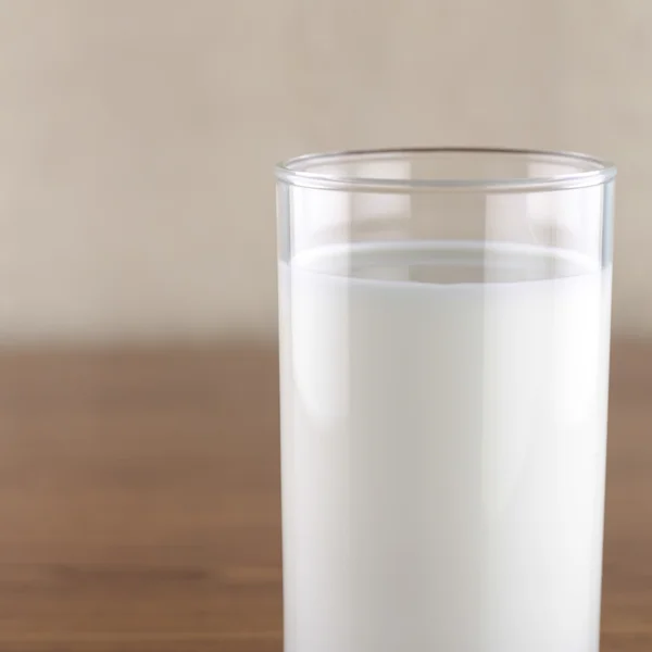 Mjölk i ett glas — Stockfoto