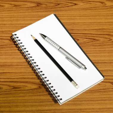 defter kalem ve kurşun kalem