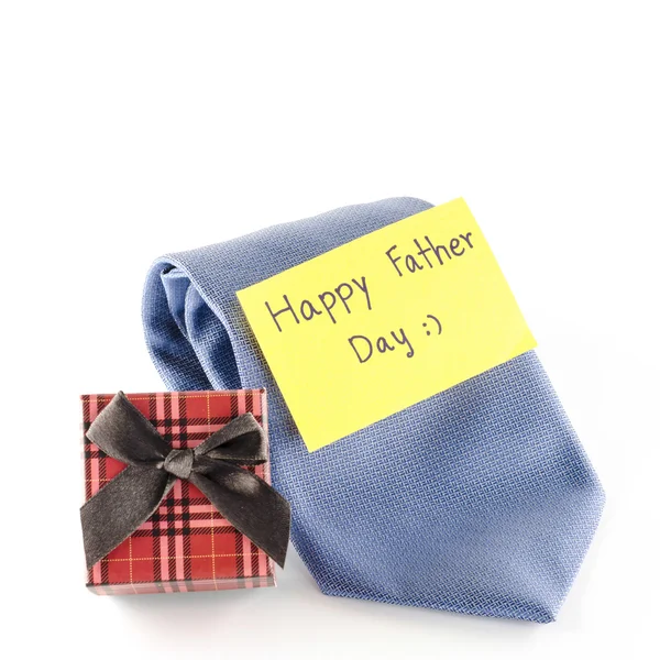 Corbata y caja de regalo con etiqueta de tarjeta escribir feliz día del padre palabra —  Fotos de Stock