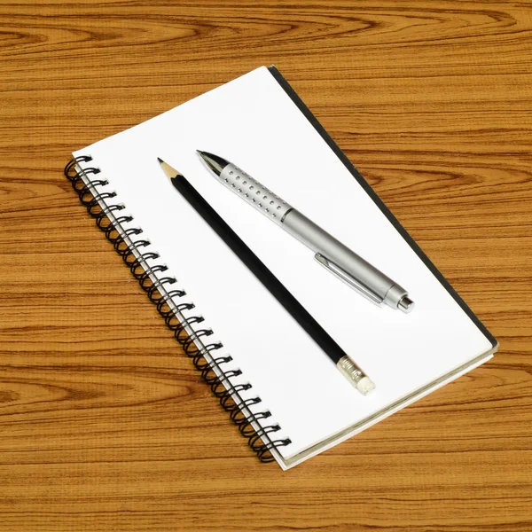 defter kalem ve kurşun kalem