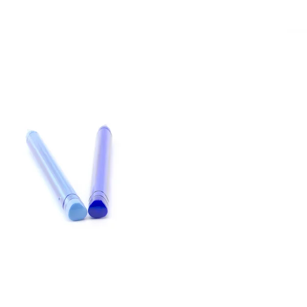 Красочные ручки, изолированные на белом — стоковое фото