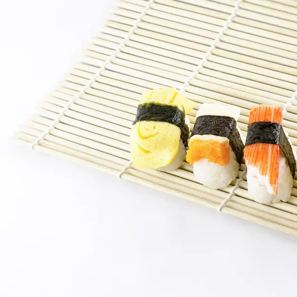 Sushi fresco tradizionale giapponese — Foto Stock