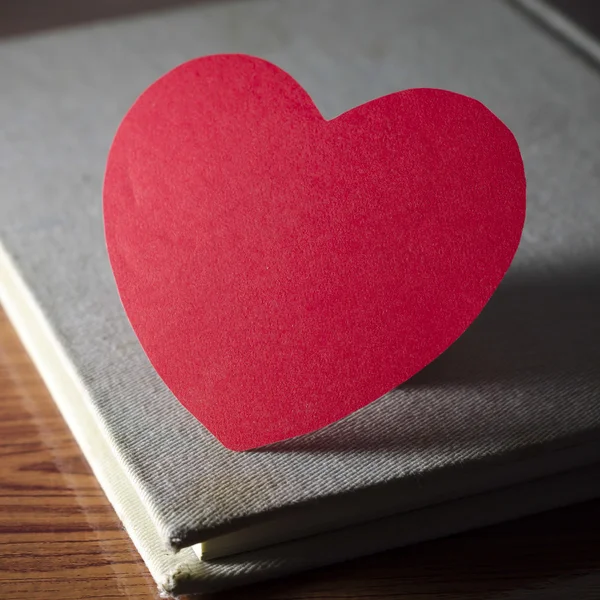 Cuaderno y corazón — Foto de Stock