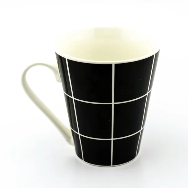 Taza negra aislada en blanco — Foto de Stock