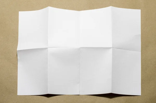 Papel enrugado branco vazio — Fotografia de Stock