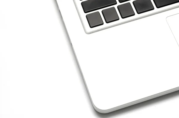 Zbliżenie srebrny laptop — Zdjęcie stockowe