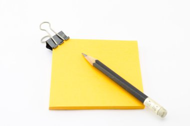 kalem ile turuncu yapışkan not