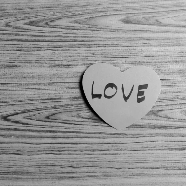 Coeur en papier noir et blanc — Photo
