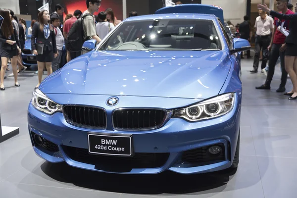 BANGKOK, TAILANDIA - 4 DE ABRIL: Automóvil BMW el 4 de abril de 2015 en el 36º — Foto de Stock