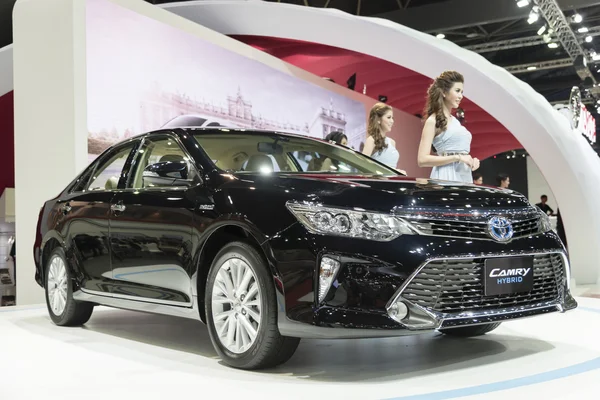 BANGKOK, TAILANDIA - 4 DE ABRIL: nuevo show de toyota camry el 4 de abril — Foto de Stock