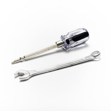Tornavida ve çelik anahtarı