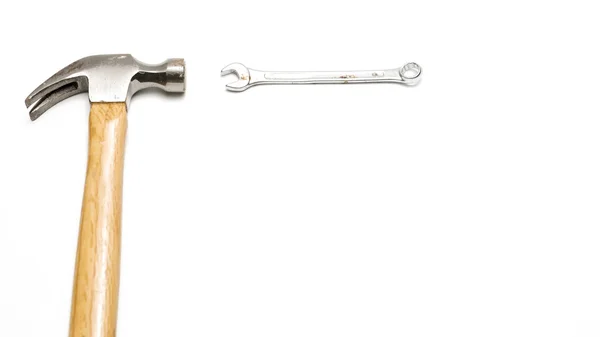 Hammer mit Schraubenschlüssel — Stockfoto