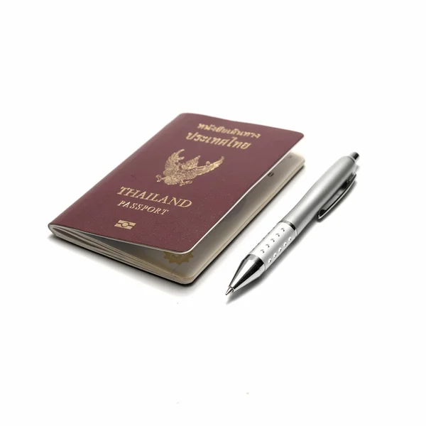 Pasaporte tailandés y pluma — Foto de Stock