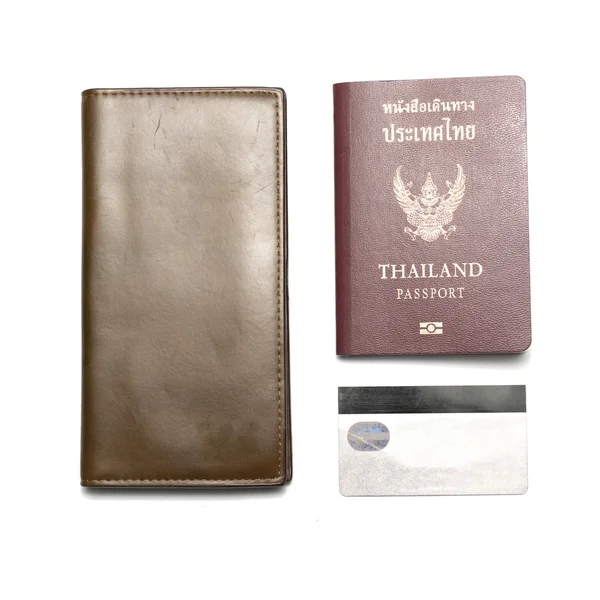 Portefeuille met credit card en paspoort — Stockfoto