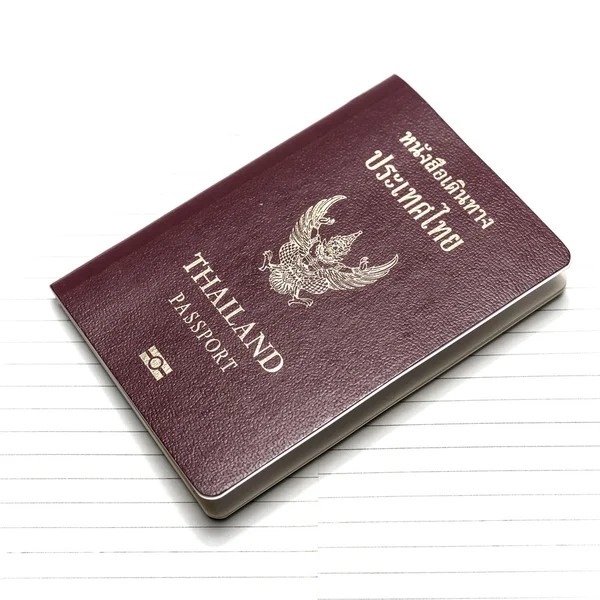 Pasaporte en el fondo del cuaderno — Foto de Stock