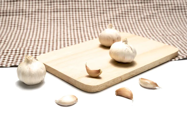 Bawang putih pada Cutting Board — Stok Foto