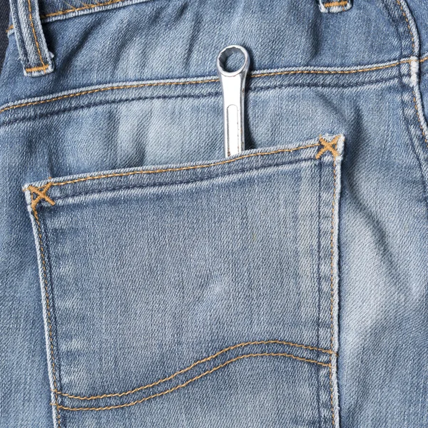 Schraubenzieher in Jeans — Stockfoto