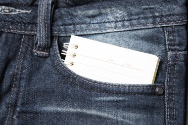 defter kağıt jean cebinde