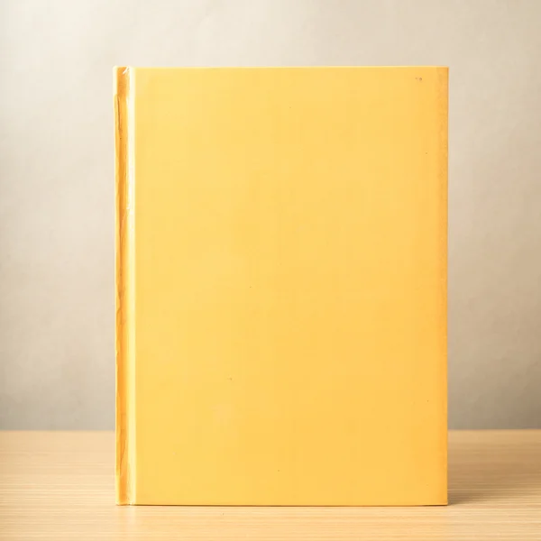 Orangefarbenes Buch — Stockfoto