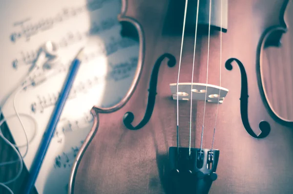 Time to practice violin — Stock Photo, Image