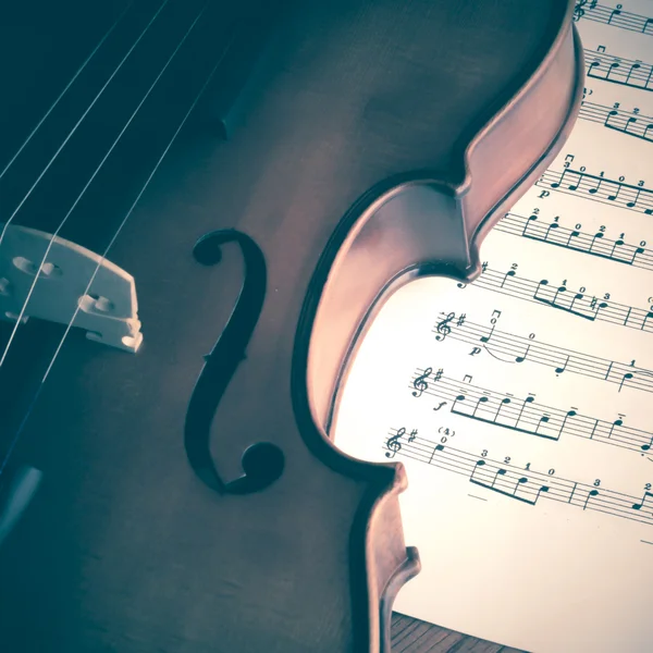 Time to practice violin — Stock Photo, Image