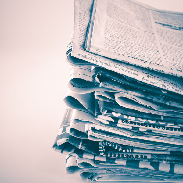 Пачка газет винтажного стиля
