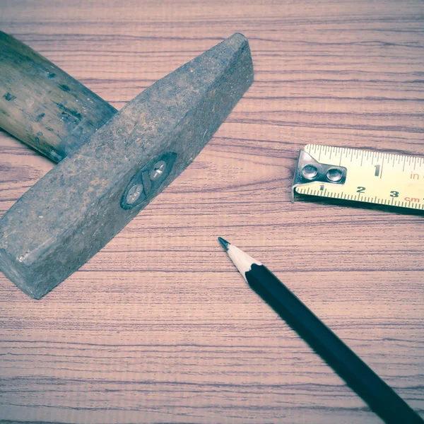 Hammer Maßband und Bleistift — Stockfoto