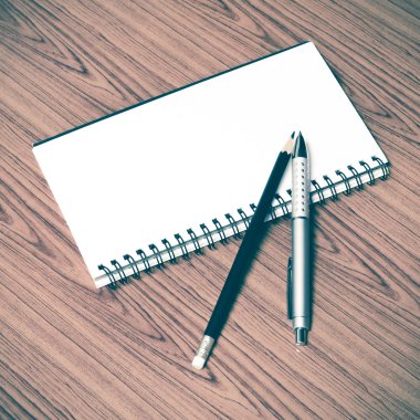 defter kalem ve kurşun kalem